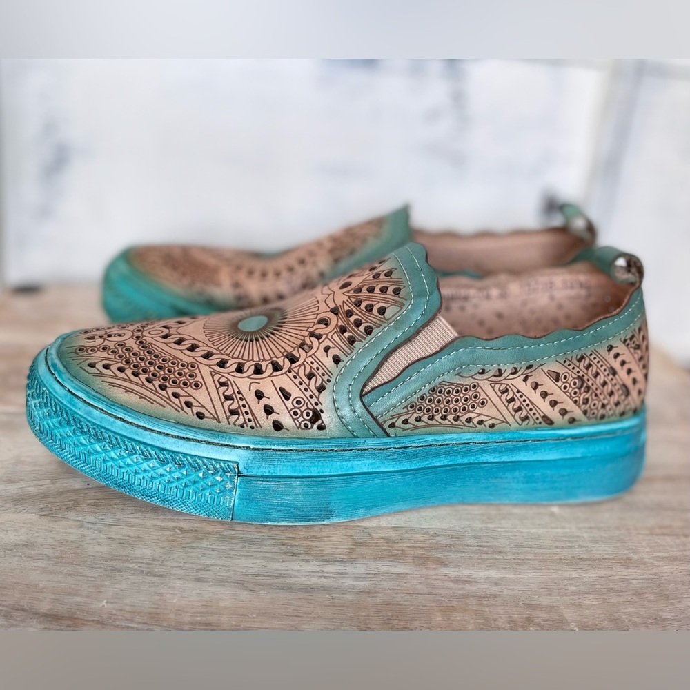 NWT. L’ Artiste Hanna Slip-On Turquoise Shoes - 36 - Picture 2 of 10